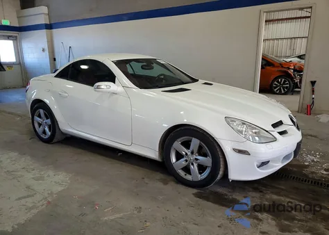 2006 Mercedes-Benz Slk 280 z USA, uszkodzony, nr VIN WDBWK54F26F090871
